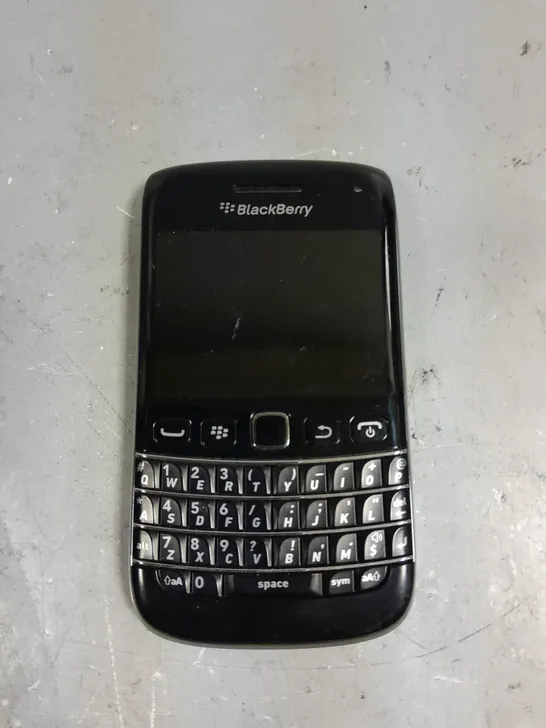 BLACKBERRY 9070 MOBILE PHONE 