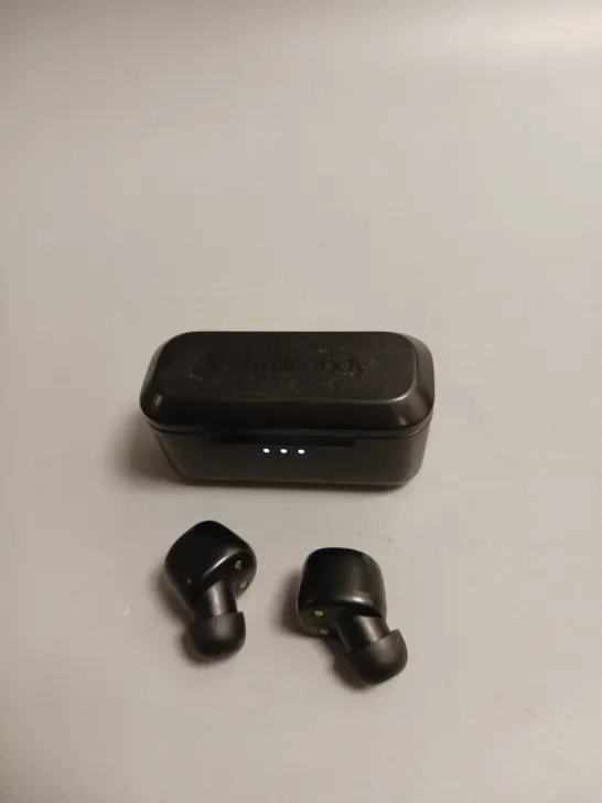 SKULLCANDY WIRELESS EARBUDS IN BLACK