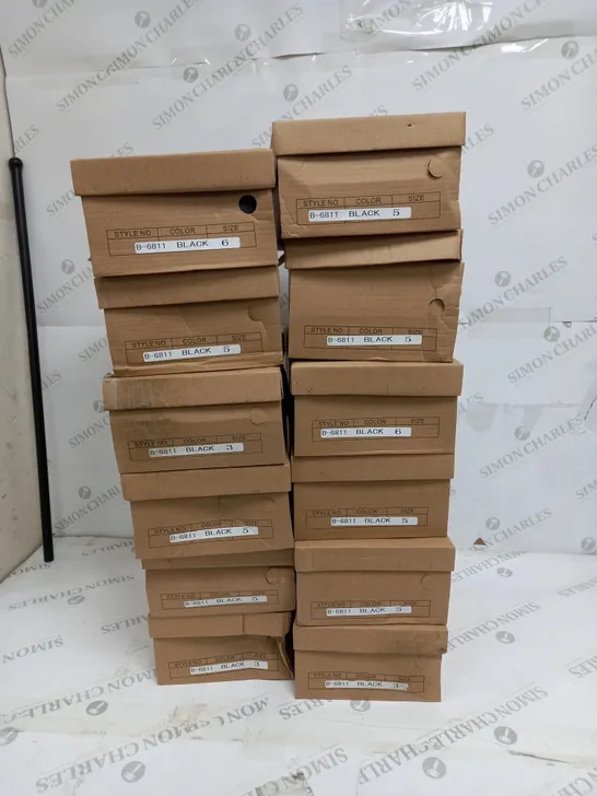 APPROXIMATELY 12 BOXED PAIRS OF BOW LACE TRAINERS IN SIZES 3, 5, 6