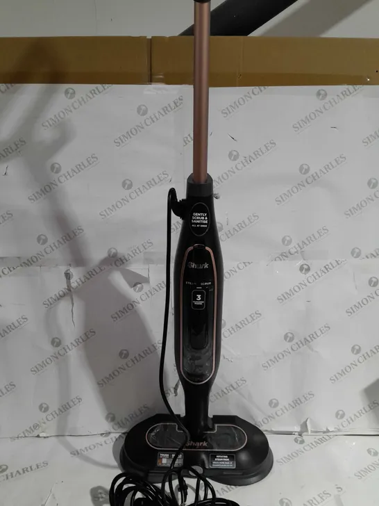 SHARK STEAM SCRUBBER S7201 4508727Simon Charles Auctioneers