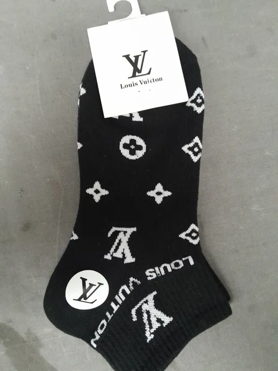 LOUIS VUITTON PAR OF ANKLE SOCKS IN BLACK