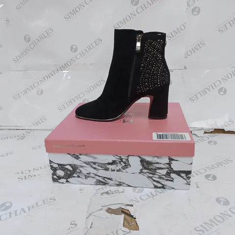 BOXED MODA IN PELLE BLACK MARGOTT SUEDE ANKLE BOOTS- SIZE 5 