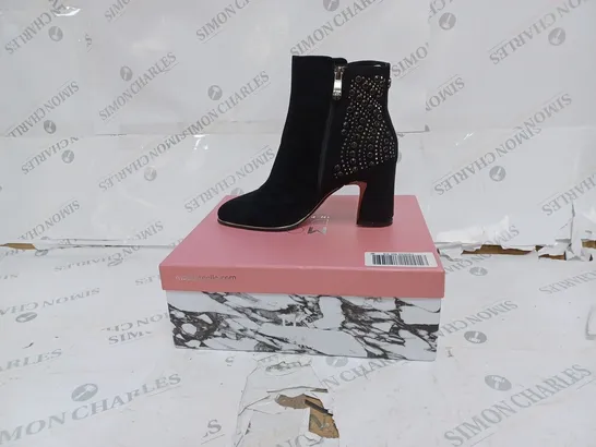 BOXED MODA IN PELLE BLACK MARGOTT SUEDE ANKLE BOOTS- SIZE 5 