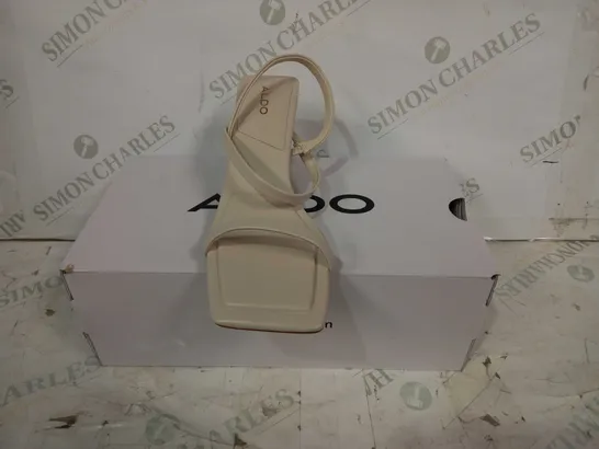 BOXED PAIR OF ALDO LOW HEELED OPEN TOE SANDALS IN BEIGE UK SIZE 5