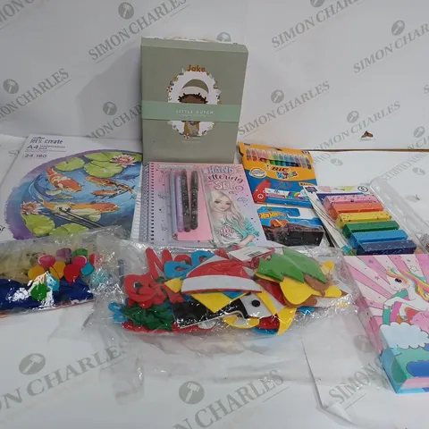 MEDIUM BOX OF ASSORTED TOYS AND GAMES TO INCLUDE PENS, ART AND CRAFTS ITEMS AND CARD GAMES