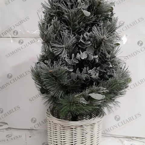 K BY KELLY HOPPEN COTSWOLDS CHOICE OF PRE-LIT GREENERY CHRISTMAS DECORATION