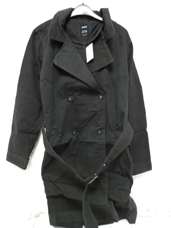 APPROXIMATELY 60 BRAND NEW CASUAL TRENCHES IN WASHED BLACK IN VARIOUS SIZES - COLLECTION ONLY