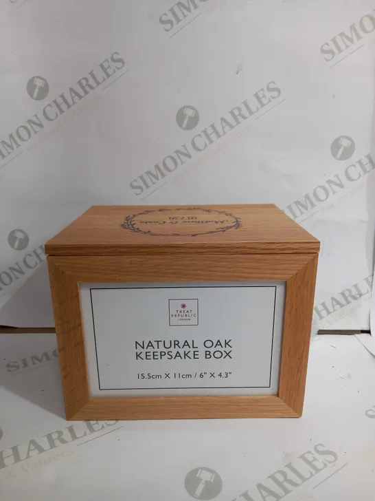 PERSONALISED COUPLES MIDI OAK PHOTO HOLDER