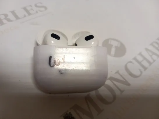 APPLE AIR PODS