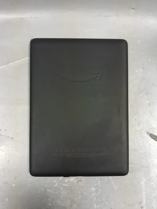 AMAZON KINDLE PAPERWHITE E-READER 