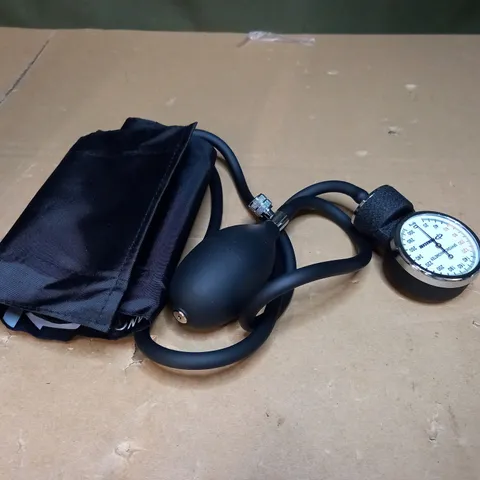 PRIMACARE BLOOD PRESSURE MONITOR