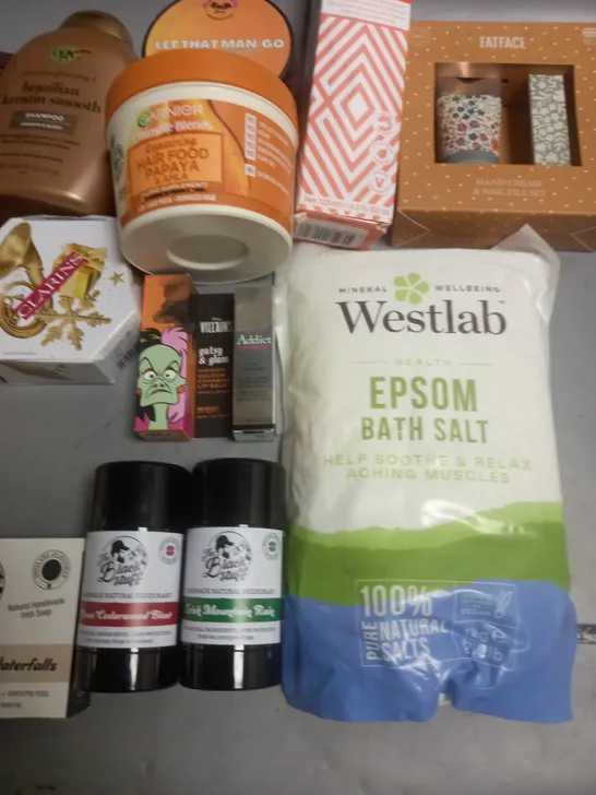 LOT OF APPROXIMATELY 20 ASSORTED HEALTH AND BEAUTY ITEMS TO INCLUDE EPSOM BATH SALTS, BLACK STUFF SOAP AND KERATIN SMOOTH SHAMPOO