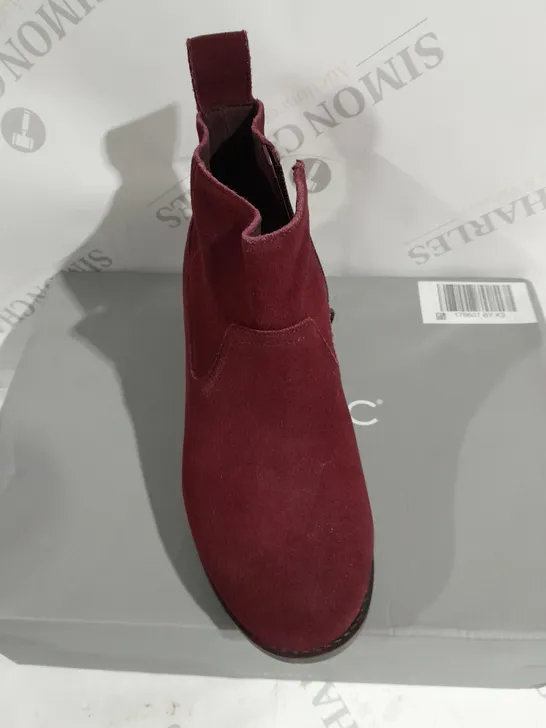 BOXED PAIR OF VIONIC VERA ANKLE BOOTS IN BURGUNDY - SIZE 3