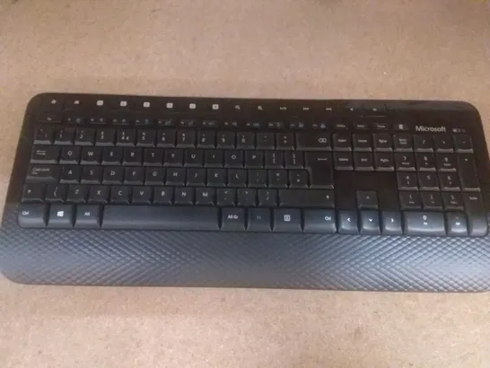 MICROSOFT WIRELESS 2000 DESKTOP - KEYBOARD AND MOUSE COMBO