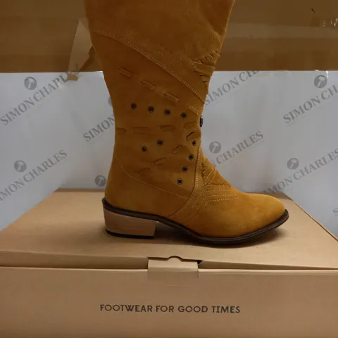 BOXED JOE BROWNS BRICK LANE SUEDE MIDI BOOTS - UK 6