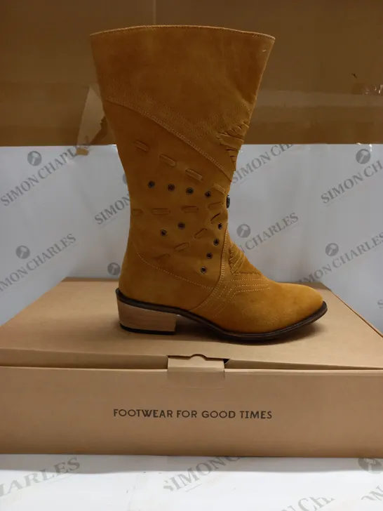 BOXED JOE BROWNS BRICK LANE SUEDE MIDI BOOTS - UK 6