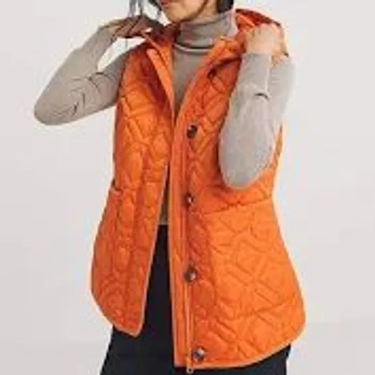 HELENE BERMAN QUILTED BUTTON UP GILET IN TANGERINE SIZE 16