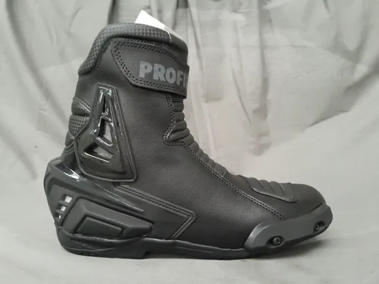 BOXED PAIR OF PROFRIST MOTORCYCLE ANKLE BOOTS IN BLACK UK SIZE 8