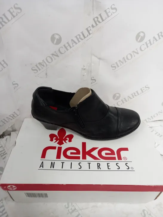 BOXED PAIR OF RIEKER SHOE BOOTS IN BLACK UK SIZE 6.5