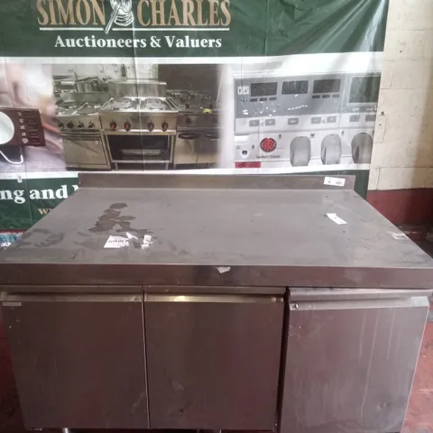 COMMERCIAL FOOD PREP STATION WITH UNDERCOUNTER FRIDGES