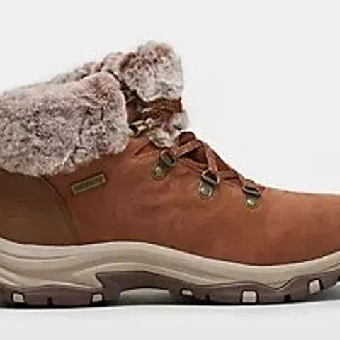 SKECHERS WATERPROOF LACE UP BOOT CHESTNUT SIZE 8