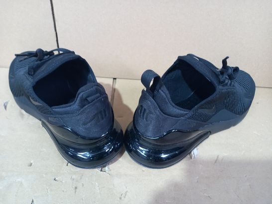 BOXED PAIR OF DESIGNER SHOES IN THE STYLE OF NIKE IN BLACK UK SIZE 8.5