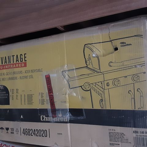 BOXED CHAR-BROIL ADVANTAGE 1OF 1