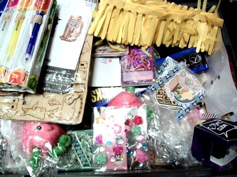 JOBLOT OF ASSORTED TOYS BUNDLE APPROX. 30+ ITEMS 