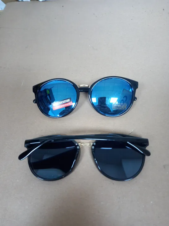 BOX OF BLACK MIRRORED LENS SUN GLASSES