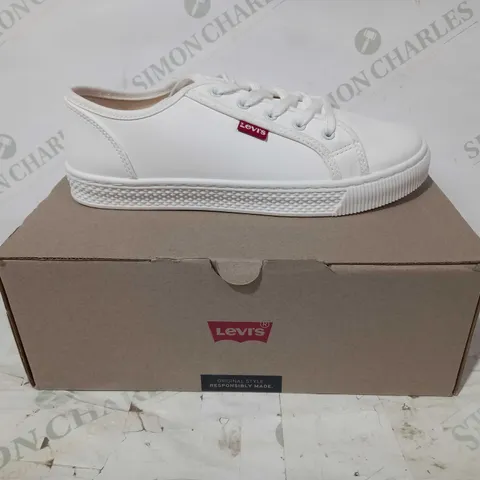 BOXED PAIR OF LEVIS PU SNEAKERS IN WHITE EU SIZE 39