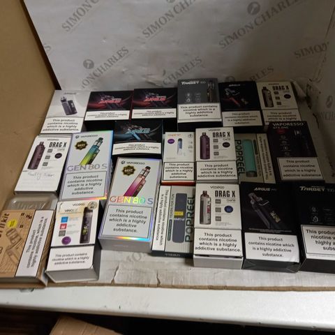 LOT OF APPROXIMATELY 20 E-CIGARATTES TO INCLUDE ASPIRE ONYXX KIT, VOOPOO DRAG X ETC.