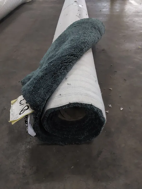 ROLL OF QUALITY SATIN ROYALE CARPET // SIZE: APPROXIMATELY 2.85 X 4m