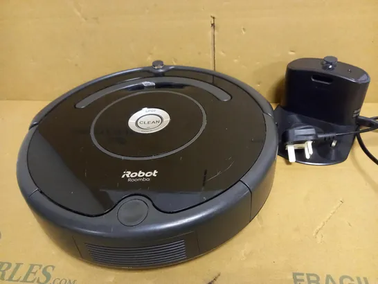 I-ROBOT ROOMBA VACUUMING ROBOT