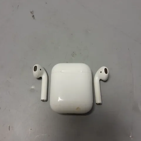 APPLE AIR PODS 