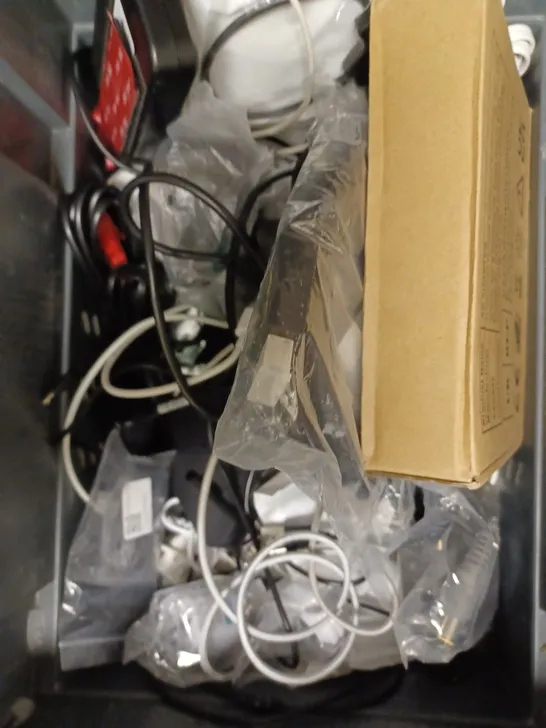 BOX OF APPROXIMATELY 20 ASSORTED HOUSEHOLD & ELECTRICAL ITEMS TO INCLUDE BT ROUTER, MINI SHAVER, CHARGING CABLES ETC 