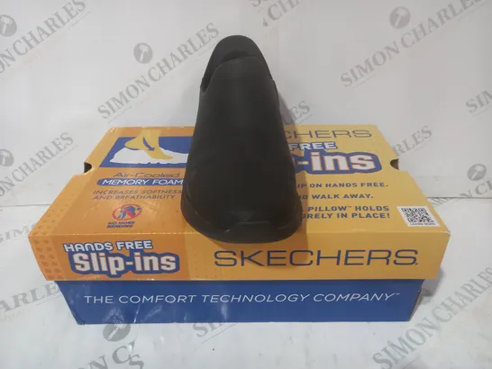 BOXED PAIR OF SKECHERS HANDS FREE SLIP-INS IN BLACK UK SIZE 4