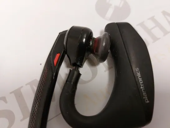 PLANTRONICS VOYAGER 5200 BLUETOOTH OVER EAR HEADSET 