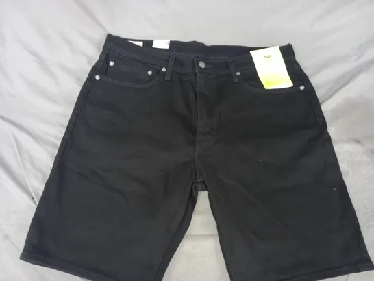 LEVI'S 405 STANDARD SHORTS IN BLACK SIZE 36