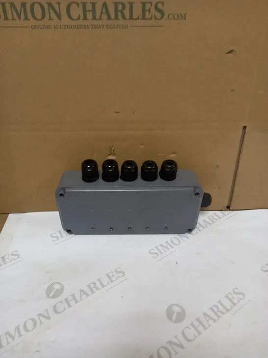 KNIGHTSBRIDGE OUTDOOR IPAV665G IP66 5G REMOTE SWITCH BOX