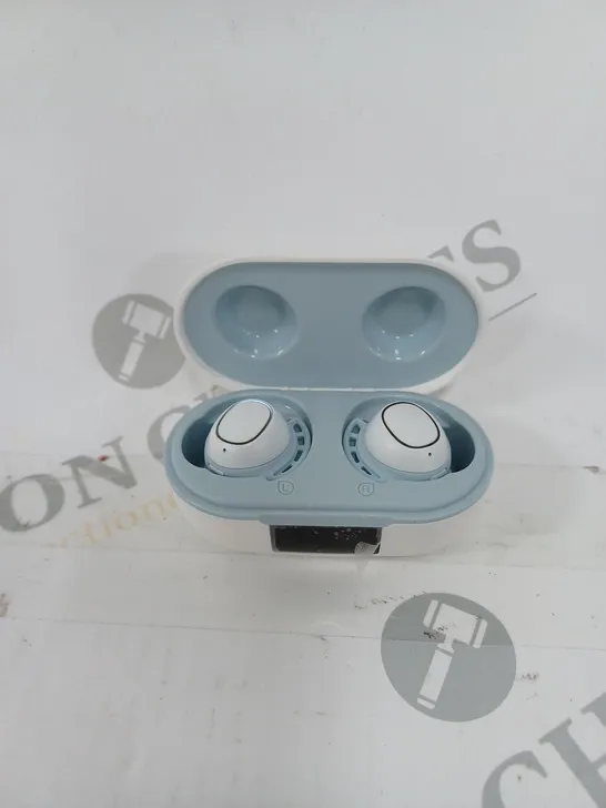 BOXED FAMOO U-AIR TRUE WIRELESS EARBUDS