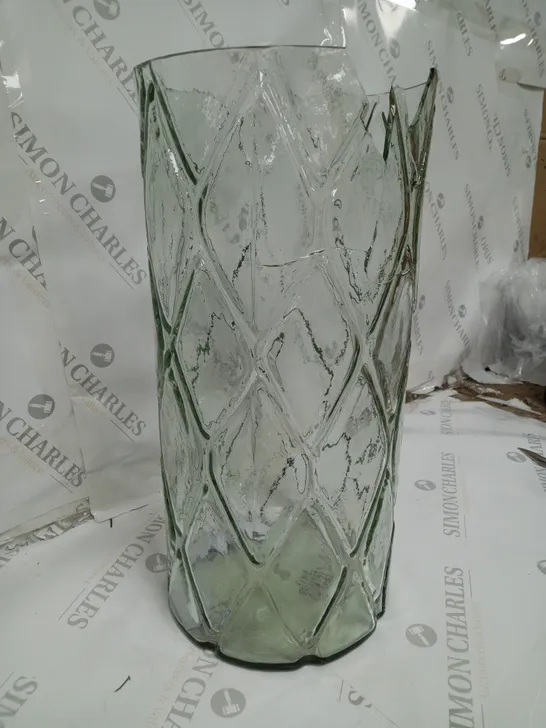 BUNDLEBERRY BY AMANDA HOLDEN CUT GLASS HURRICANE VASE