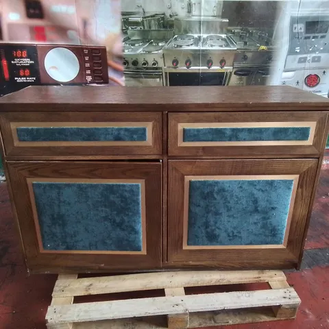 LARGE 2-DOOR 2-DRAWER SIDEBOARD UNIT 