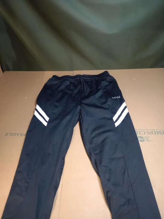 MENS BOOHOO MAN TRACKSUIT BOTTOMS SIZE UNSPECIFIED