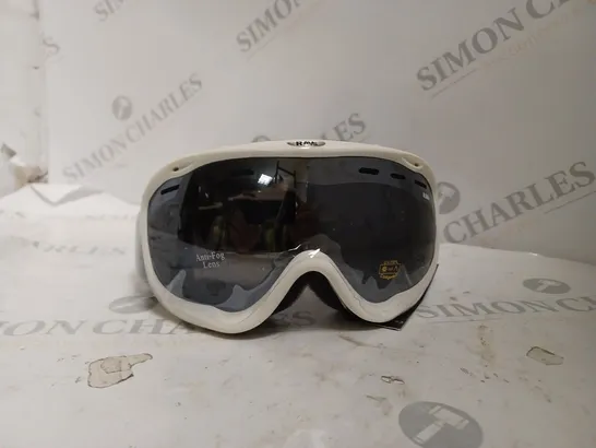 RAVS SKI GOGGLES IN WHITE 