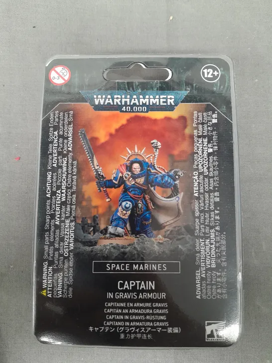 WARHAMMER 40K SPACE MARINES - CAPTAIN IN GRAVIS ARMOUR MINIATURE