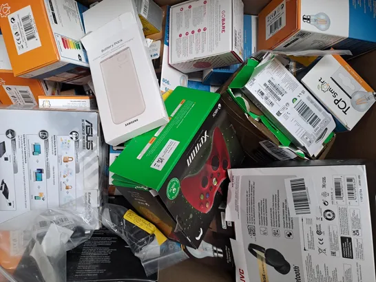 BOX OF APPROXIMATELY 20 ASSORTED ELECTRICAL ITEMS TO INCLUDE XBOX WIRED CONTROLLER, WIRELESS CHARGER, ETC - COLLECTION ONLY