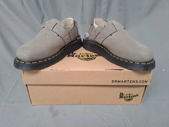 BOXED PAIR OF DR MARTENS JORGE II FL SHOES IN NICKEL GREY UK SIZE 5