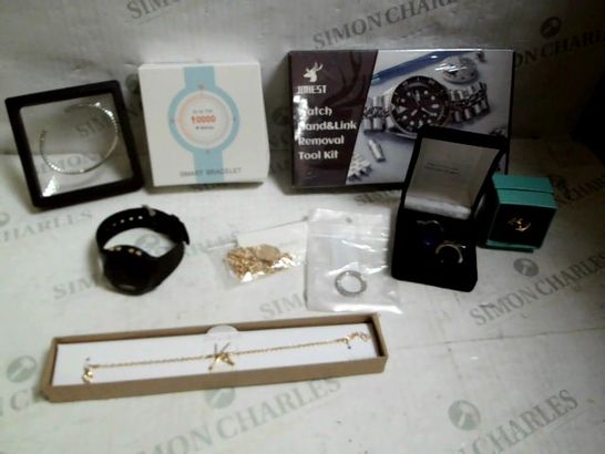 LOT OF APPROXIMATELY 30 ASSORTED JEWELLERY ITEMS, TO INCLUDE EARRINGS, NECKLACES, ETC