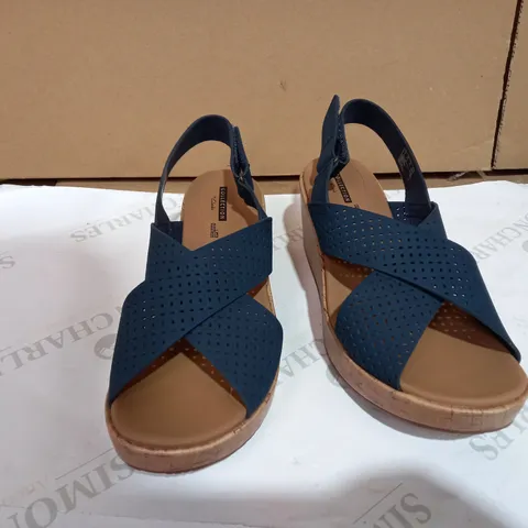 CLARKS LASER CUT LEATHER WEDGE SANDAL STANDARD FIT NAVY - UK SIZE 6