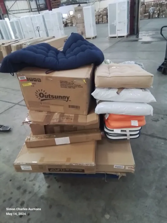 A PALLET OF VARIOUS FURNITURE PARTS AND CUSHIONS 